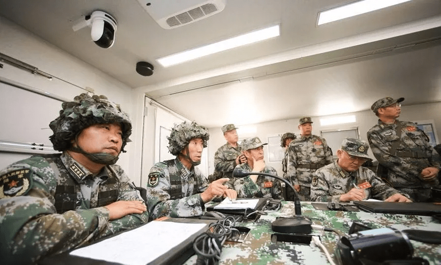 手机能玩儿的军事游戏下载_有什么好玩的军事游戏手机版_军事游戏手游